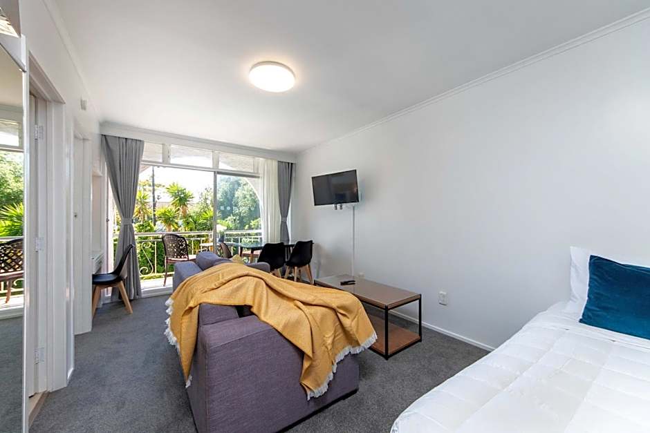 Aarangi Motel