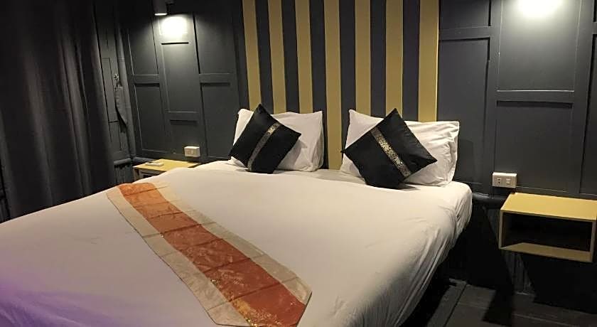 Phi Phi Sea and Hill