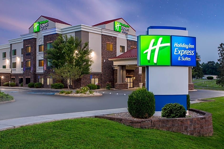 Holiday Inn Express Hotel & Suites Lewisburg