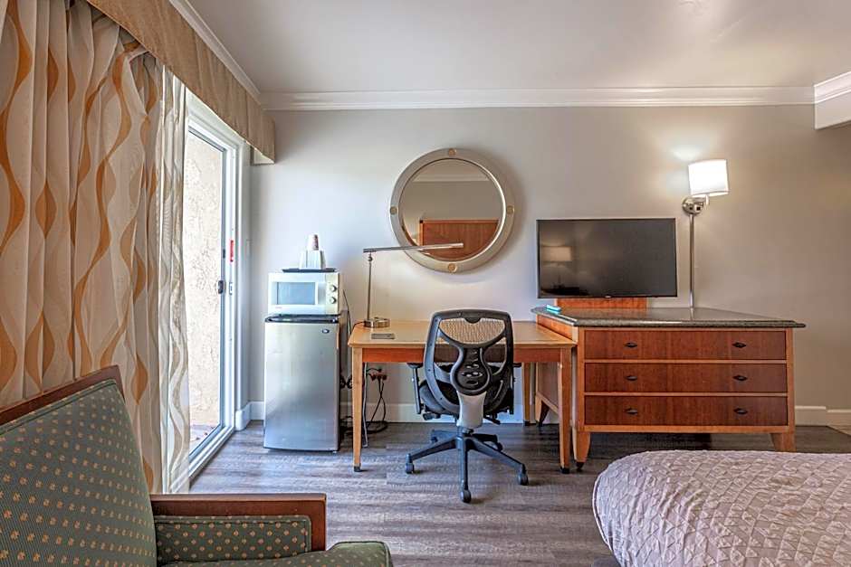 Aloha Inn