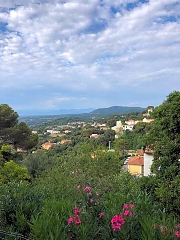 ROOM IN VILLA -Livorno - Montenero