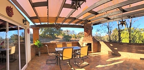 Suite with Hot Tub