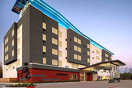 Aloft by Marriott Shenandoah Woodlands Area