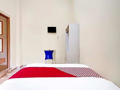 OYO 90286 Prenjak Syariah