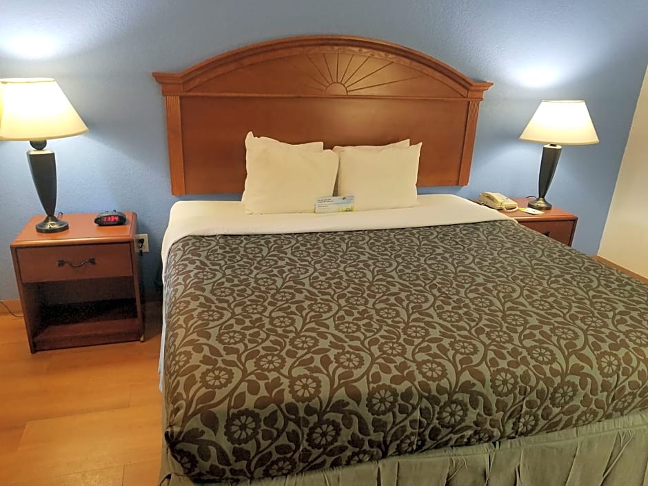 Days Inn by Wyndham Oklahoma City NW Expressway
