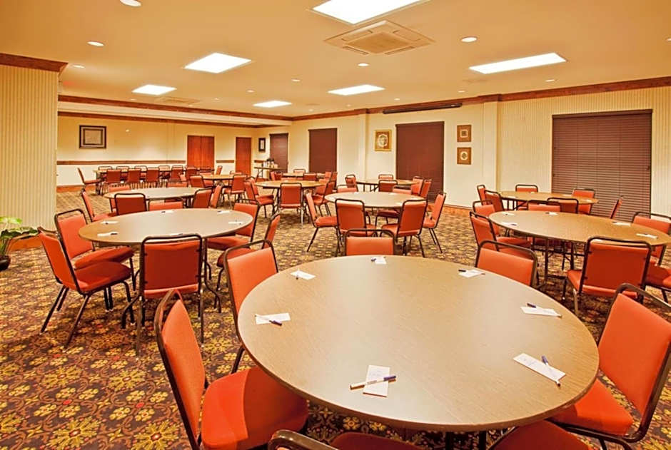Holiday Inn Express Hotel & Suites Lucedale By IHG