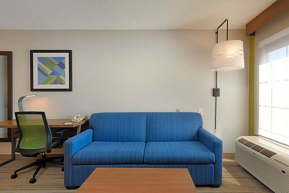 Holiday Inn Express & Suites Milton East I-10 By IHG