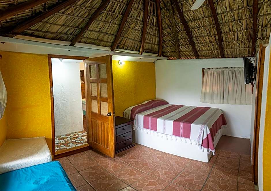 Hotel y Bungalows Acuario