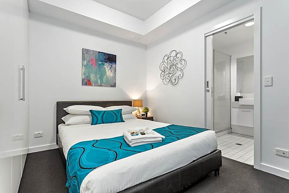 City Harbour Apartments