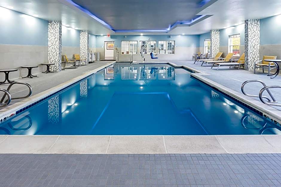 Holiday Inn Express & Suites Williamsburg By IHG