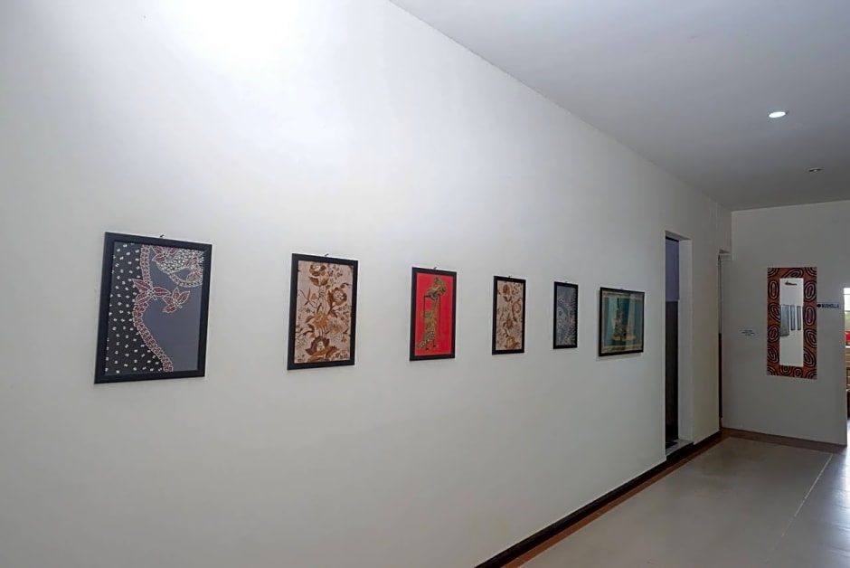 RedDoorz Syariah @ Namira Hotel