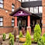 Premier Inn Livingston (M8, Jct3)