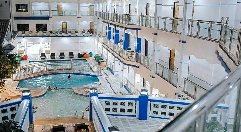 Santiago Cove Hotel and Restaurant