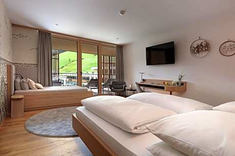 Double Room with Mountain View