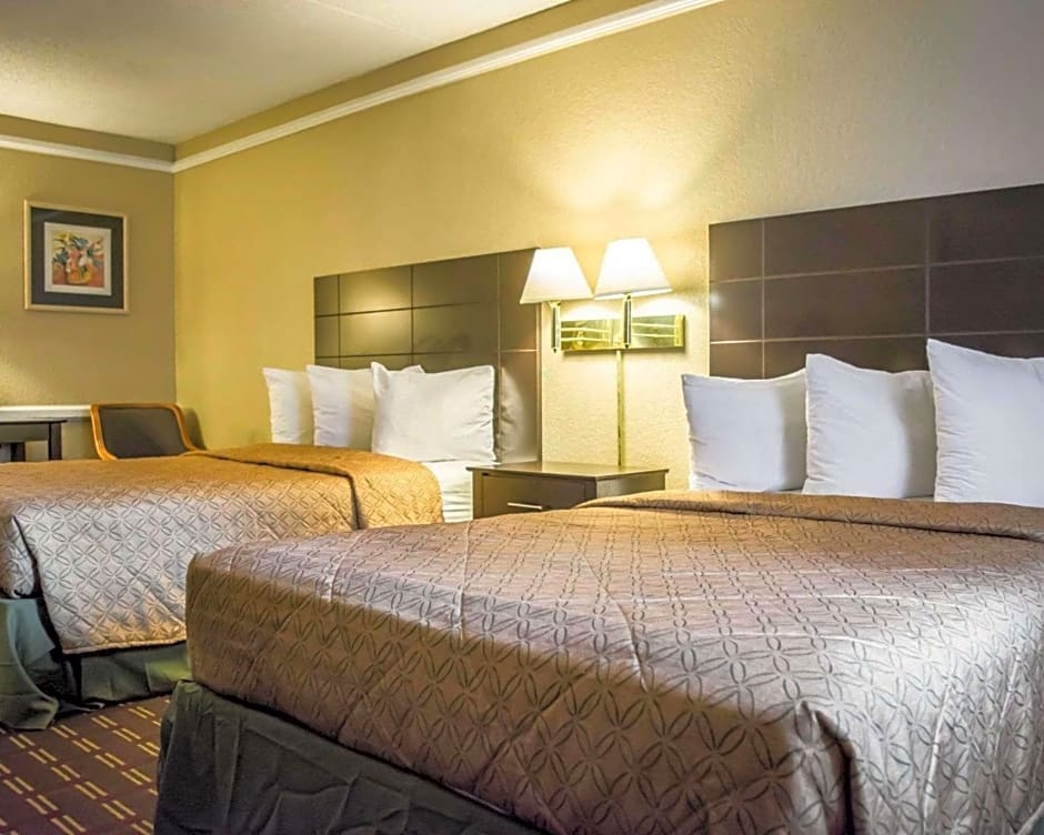 Rodeway Inn Near Ybor City - Casino