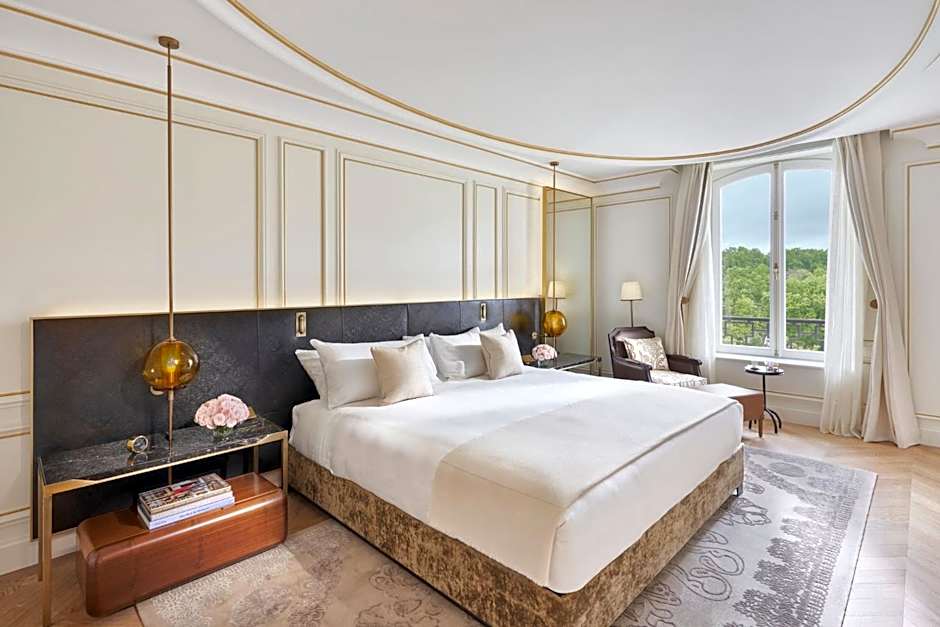 Photo 1 of 4 of Park Suite