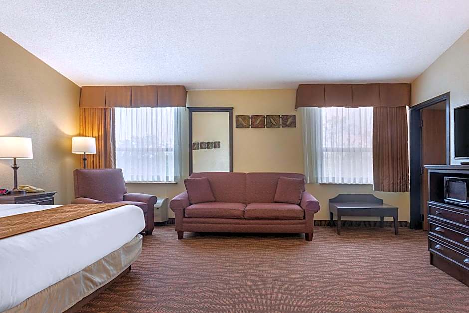 Comfort Inn At Thousand Hills