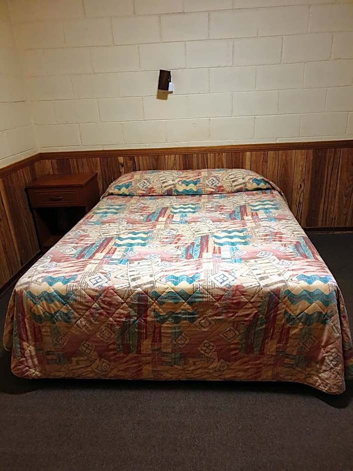 Opal Inn Hotel, Motel, Caravan Park