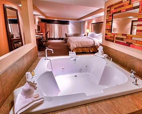 Suite with Hot Tub