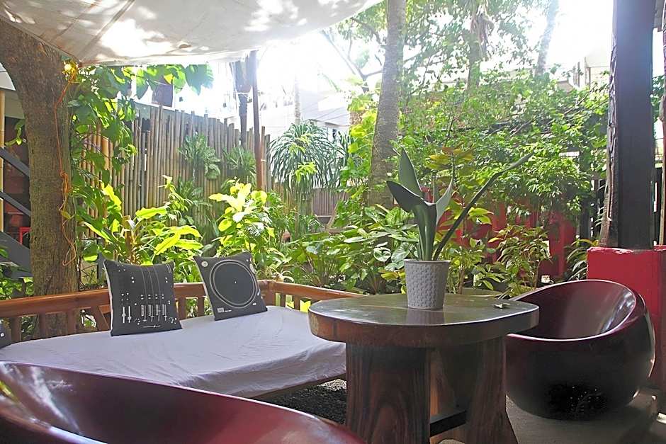 Lazy Dog Bed & Breakfast