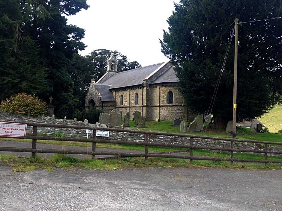 Llew Coch B&B formerly The Red Lion inn
