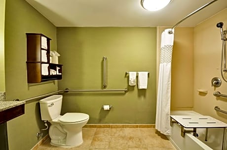 1 Double Mobility Hearing Accessible with Tub Non-Smoking