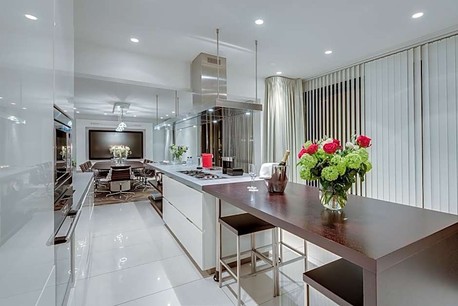 Black Pearl Apartment Hotel