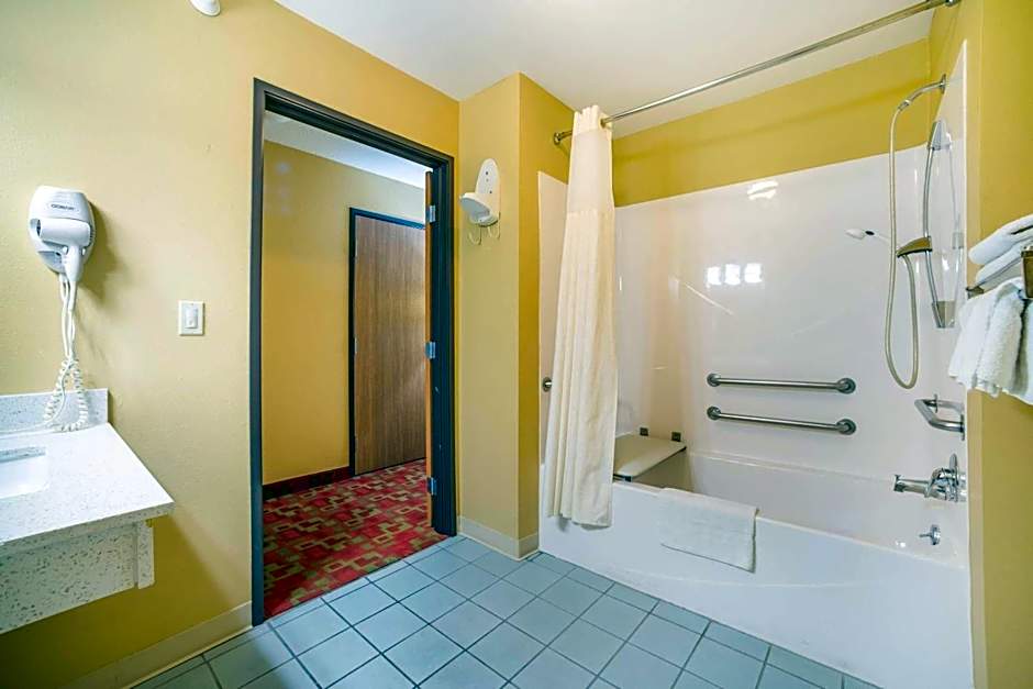 Quality Inn O'Fallon - St Louis