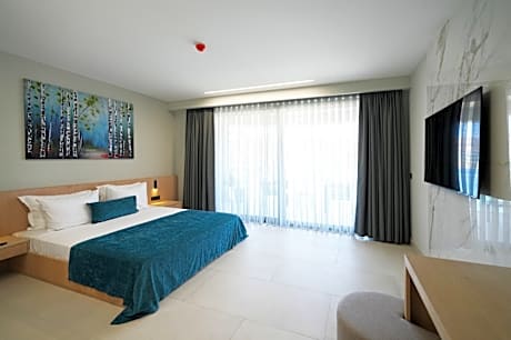 Deluxe Sea View Room