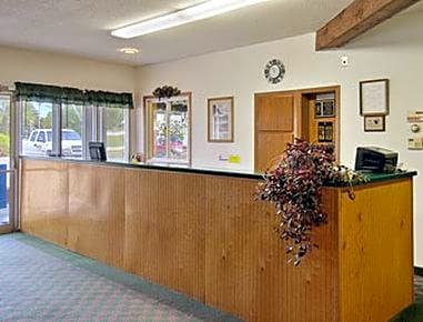 Super 8 by Wyndham Sturgeon Bay
