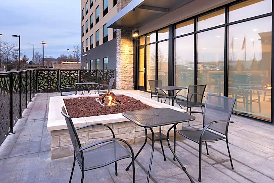 Holiday Inn Express and Suites Romeoville Joliet North By IHG