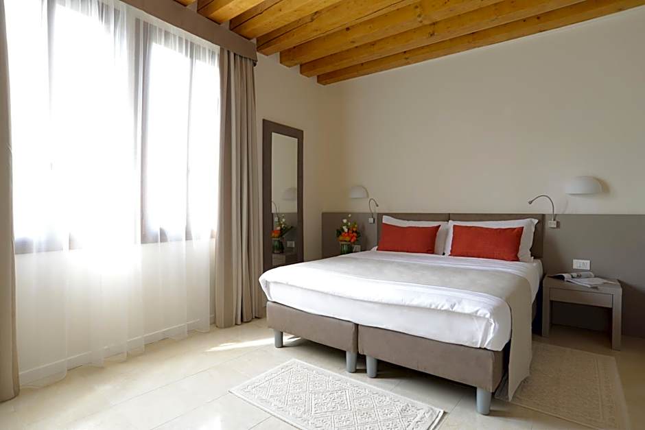 Leone Hotel