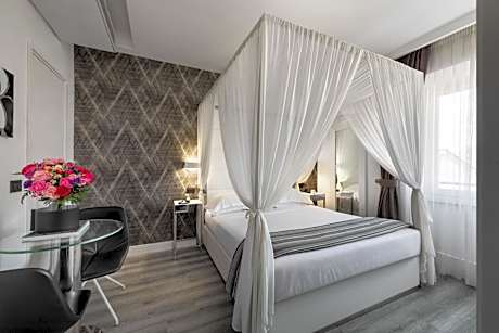 Deluxe Suite with Spa Access - Arno View