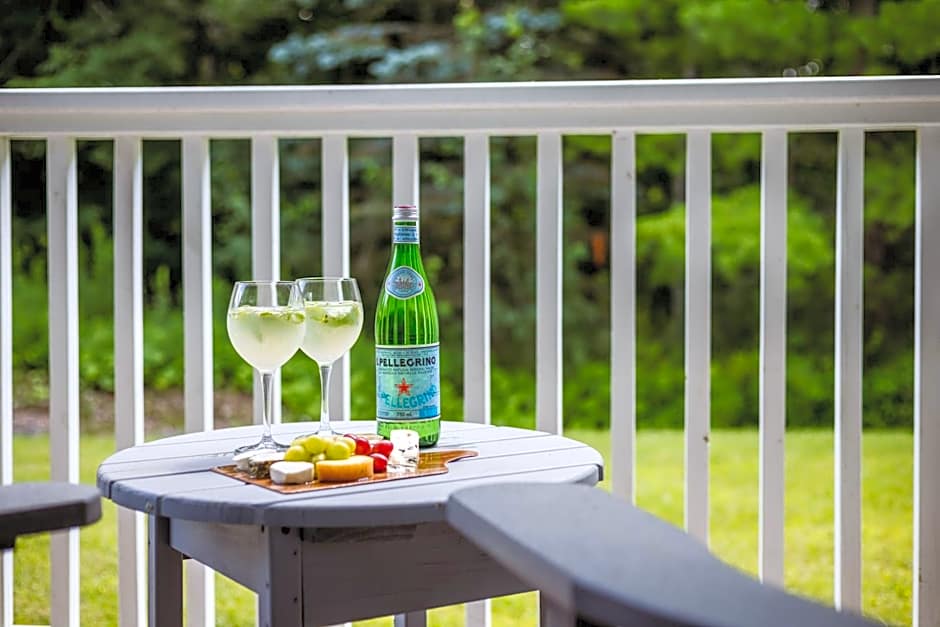 Horseshoe Valley Suites - The Azure
