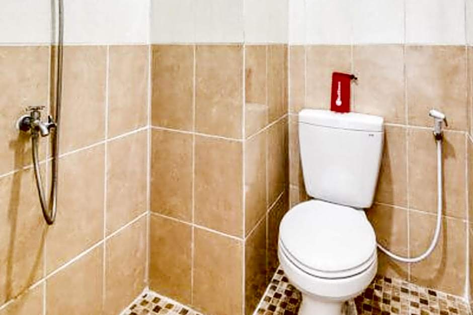 RedDoorz near Condongcatur Bus Station