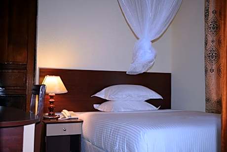 Standard Single Room with Mountain View