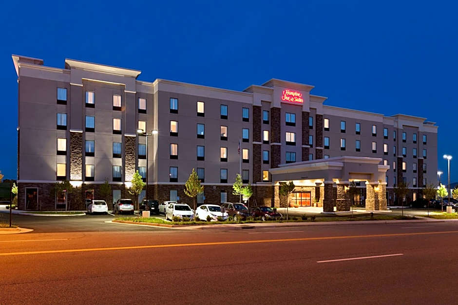 Hampton Inn & Suites Roanoke Airport