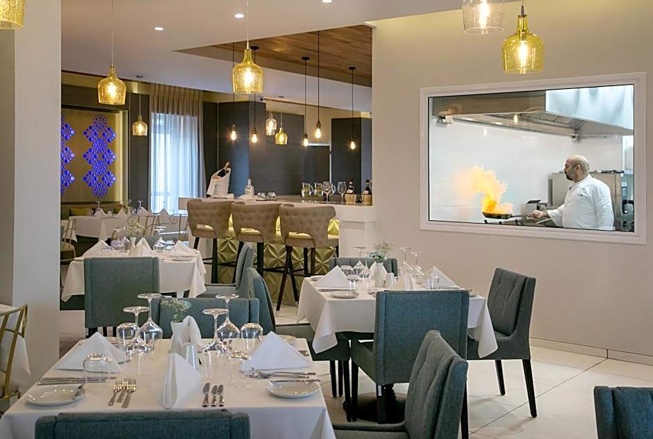 Vangelis Hotel & Suites