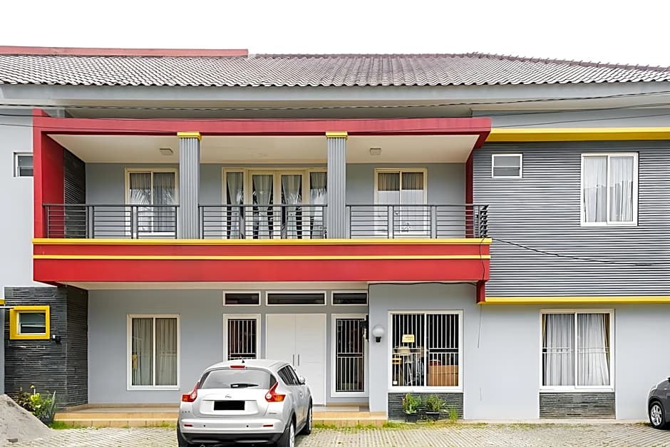 RedDoorz near Siloam Karawaci 3