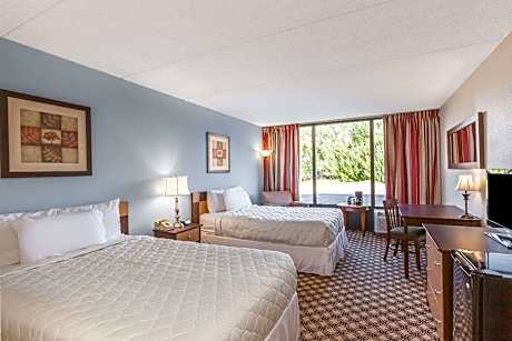 2 Double Beds Non-Smoking