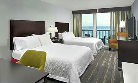 Queen Room with Oceanfront - High Floor