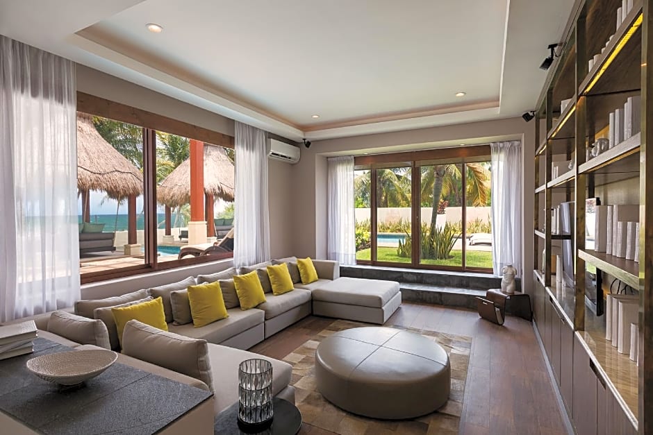 Azul Villa Esmeralda, by Karisma