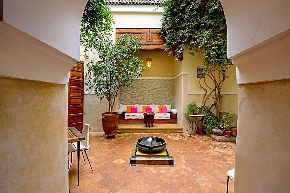 Riad 92 - Architect's Riad in the Exclusive Dar El Bacha