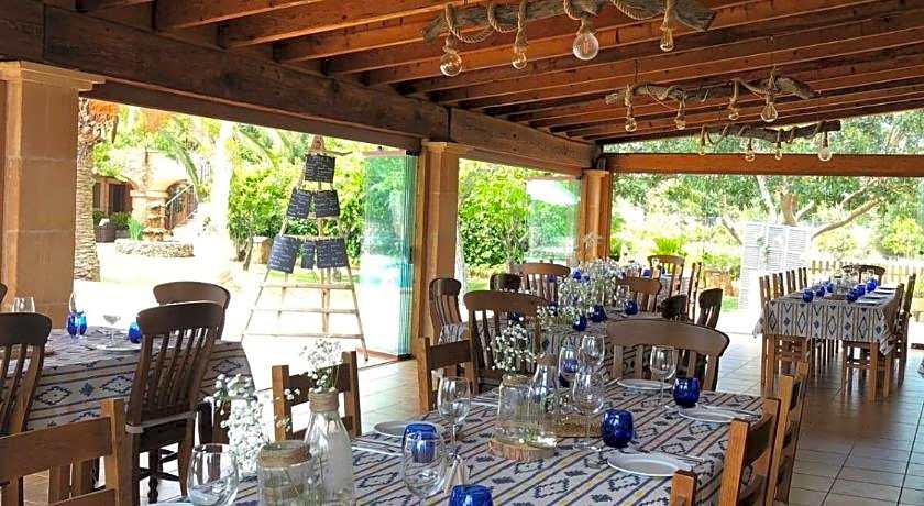 Es Quatre Cantons Hotel