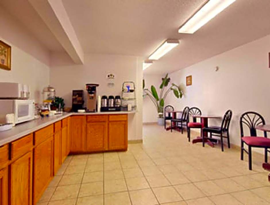Super 8 by Wyndham Osceola IA