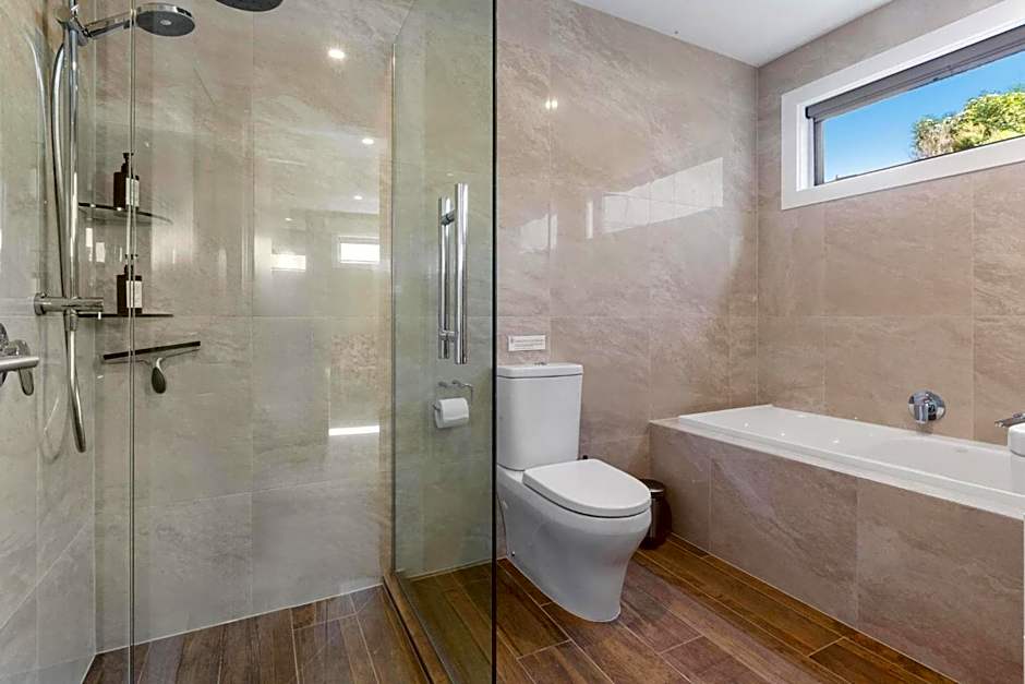 Aston Road Villa Bed & Breakfast