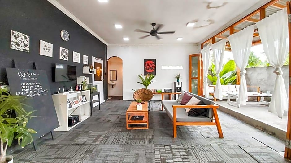 Beanbag Bintan Backpacker