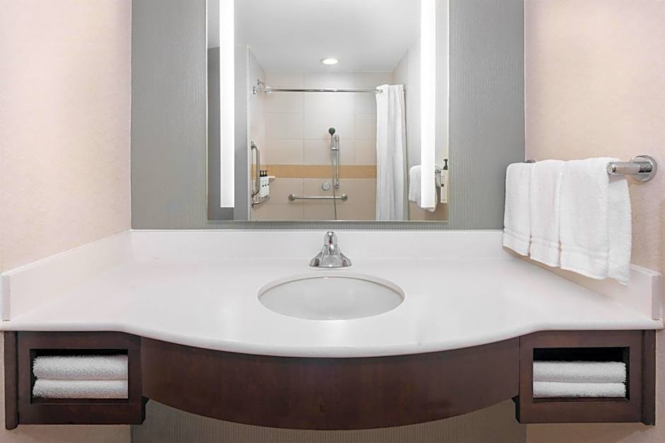 Hilton Garden Inn Wayne