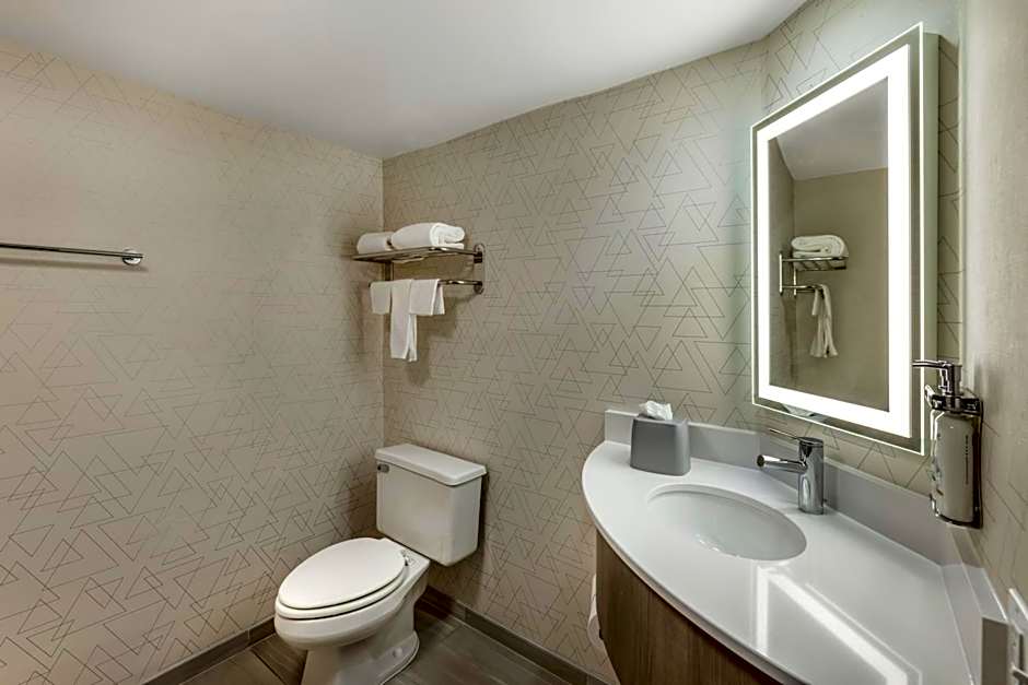 Holiday Inn Express Crestwood By IHG