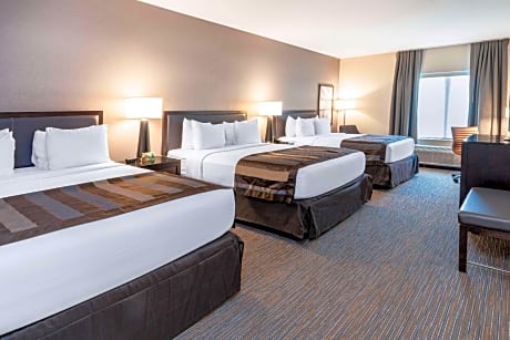 Queen Room with Three Queen Beds - Non-Smoking